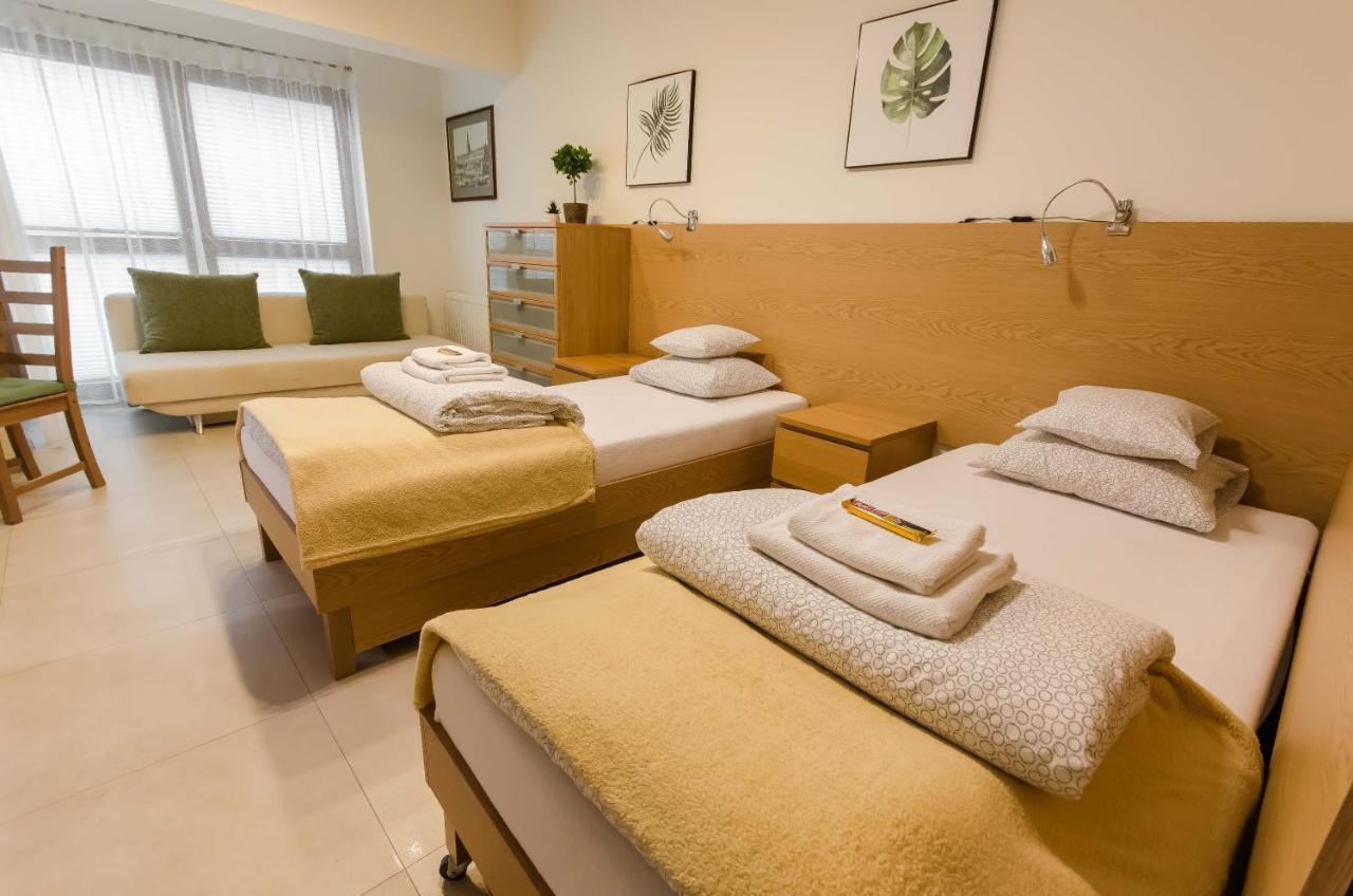 Family Apartments - Private Parking Краків Екстер'єр фото