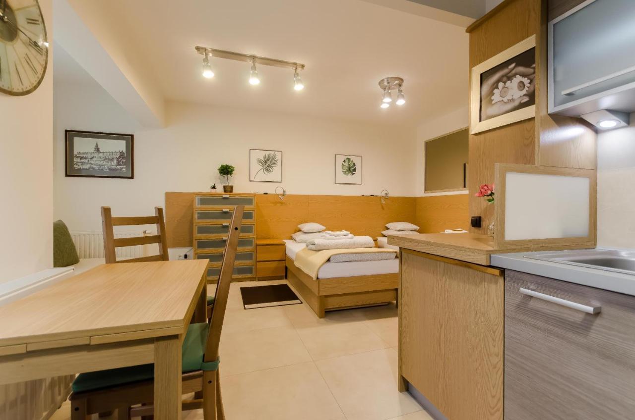 Family Apartments - Private Parking Краків Екстер'єр фото