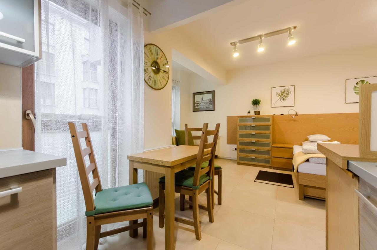 Family Apartments - Private Parking Краків Екстер'єр фото