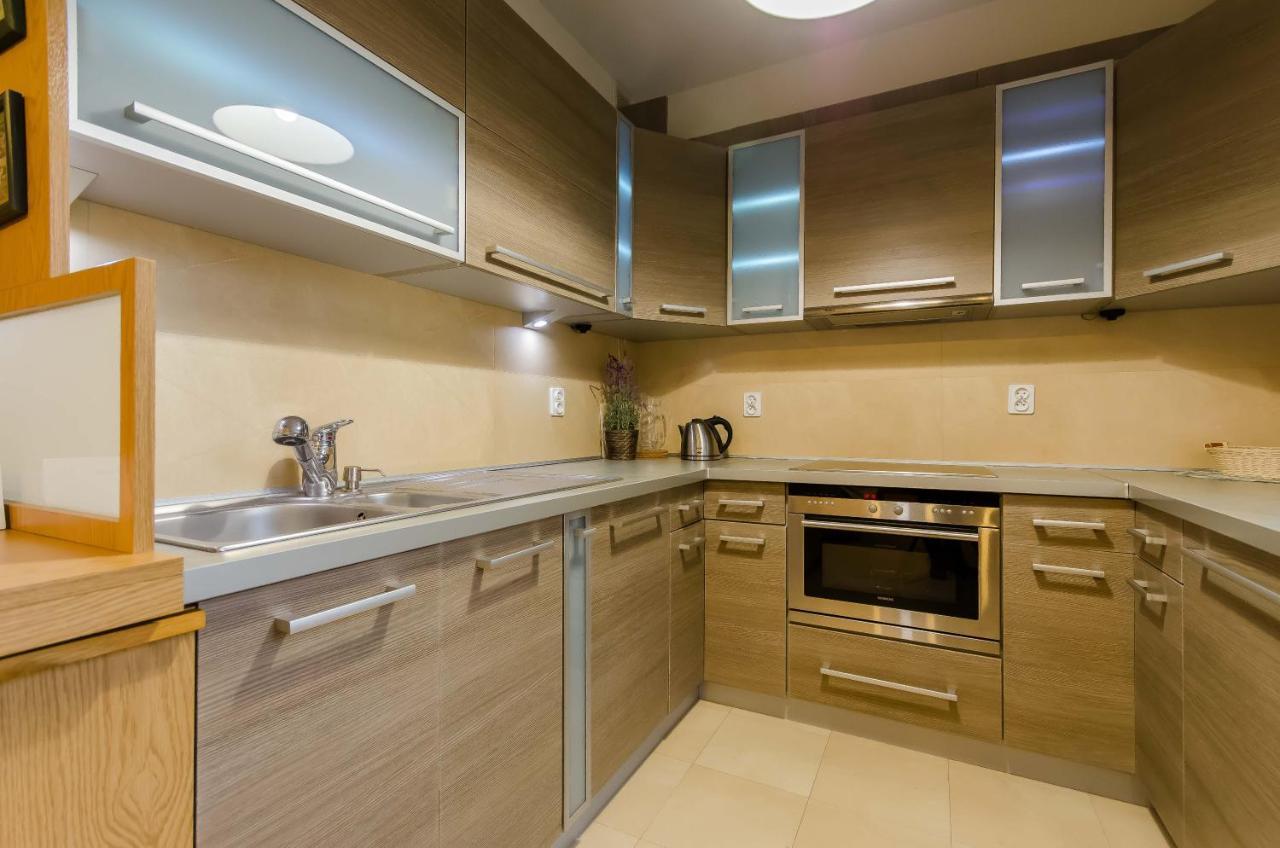 Family Apartments - Private Parking Краків Екстер'єр фото