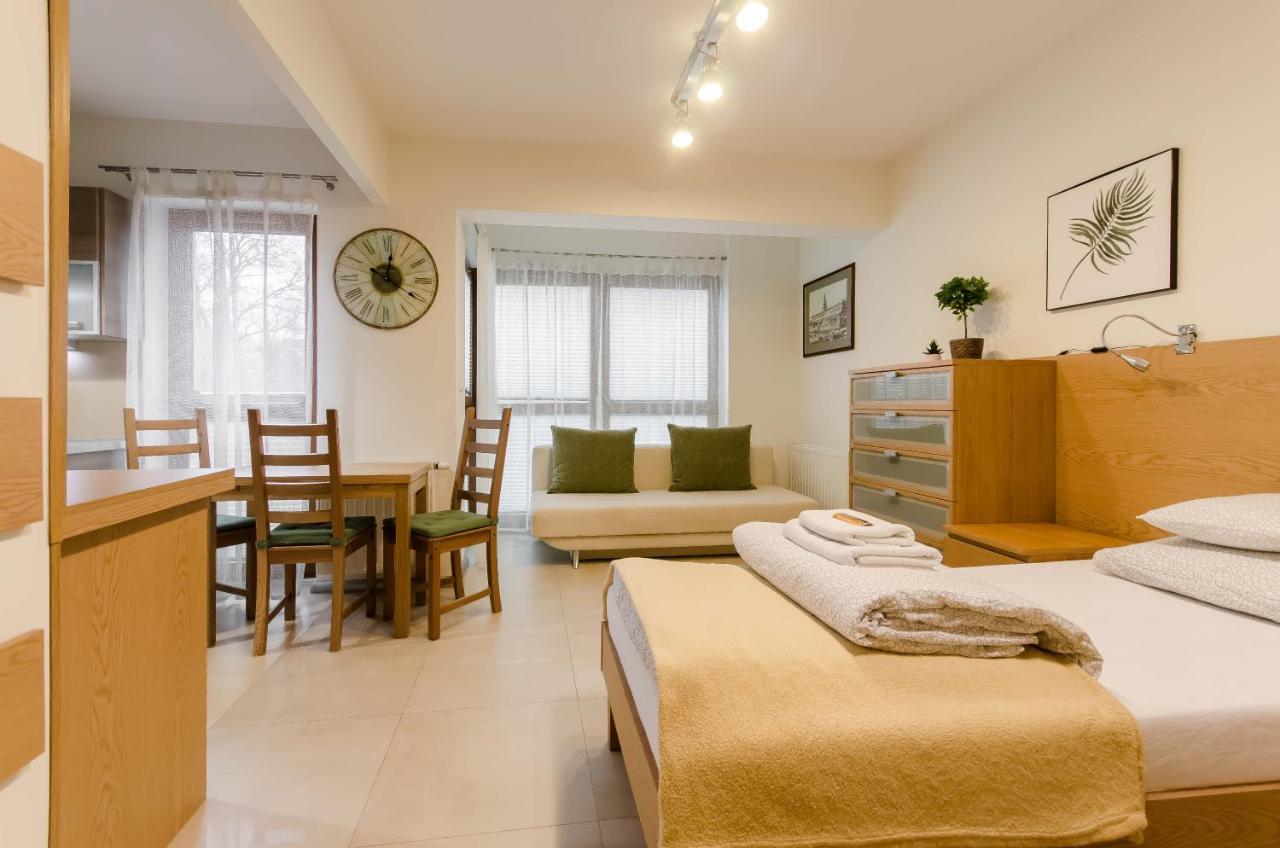 Family Apartments - Private Parking Краків Екстер'єр фото